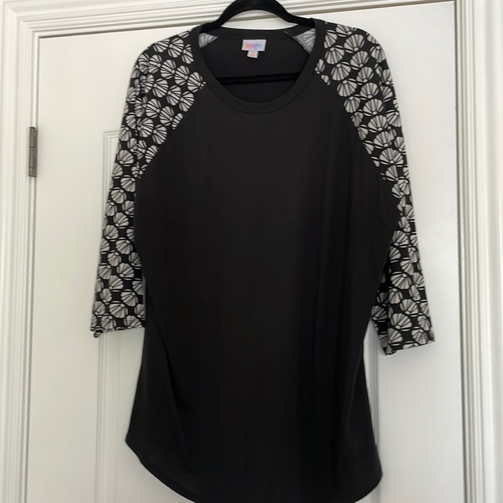 Lularoe Randy 3/4 sleeve baseball tee black and white with seashells Sz 3XL